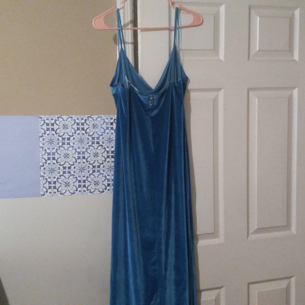 Dress - Picture 2 of 2